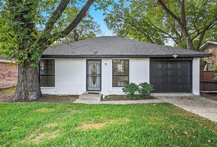 Market Price Adjustment! 
Celebrate the holidays in your new home — spacious and inviting backyard, perfect for family get-togethers. 
Investors, don’t miss this great rental opportunity! Send all offers by 11-12-25

Welcome to 1434 Owega Ave, a beautifully remodeled 3-bedroom, 2-bath home in a prime Dallas location near the VA Hospital, Loop 12, and I-35. This move-in ready property has been  updated with a brand-new roof, modern countertops, stylish flooring, and fully renovated bathrooms.

Enjoy a huge backyard, perfect for family gatherings, weekend barbecues, or creating your own outdoor retreat. The open layout inside provides a warm and inviting feel, making this home ideal for both everyday living and entertaining.

 - Close to major highways, shopping, and dining
 - Recently renovated throughout
 - Spacious backyard for family and friends
 – bring your offers!

This home offers comfort, quality, and convenience at an incredible value. Don’t wait—this house won’t last long.