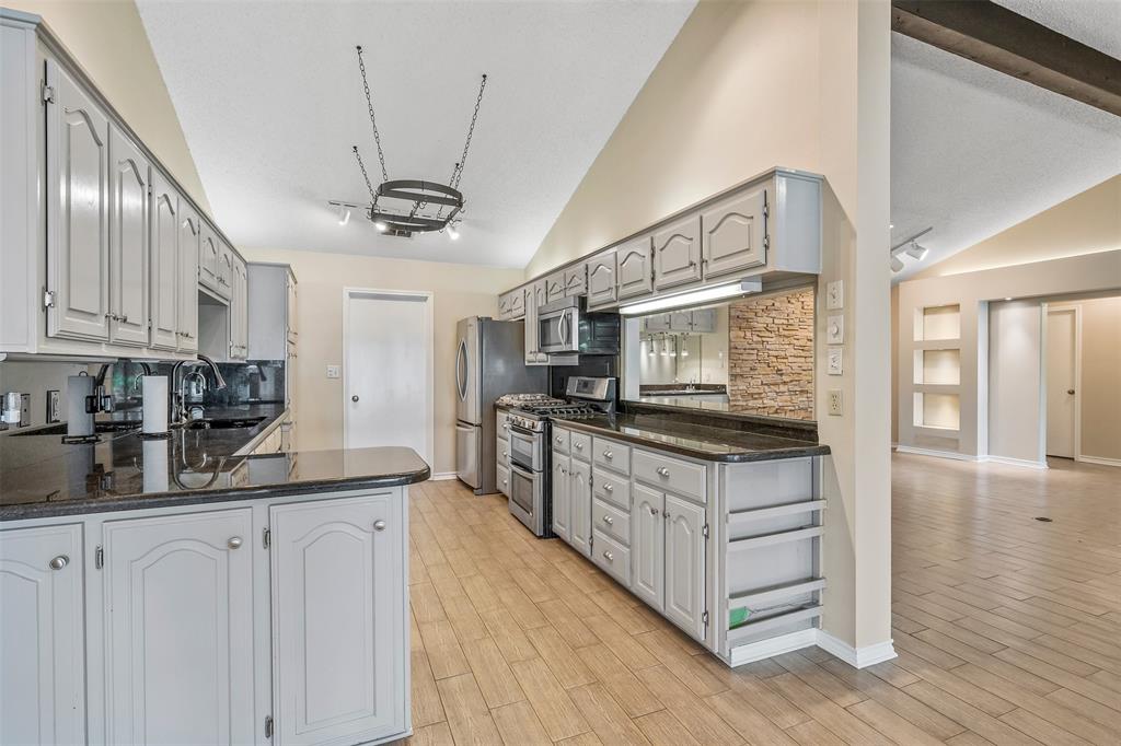 Lake Brenda - Residential