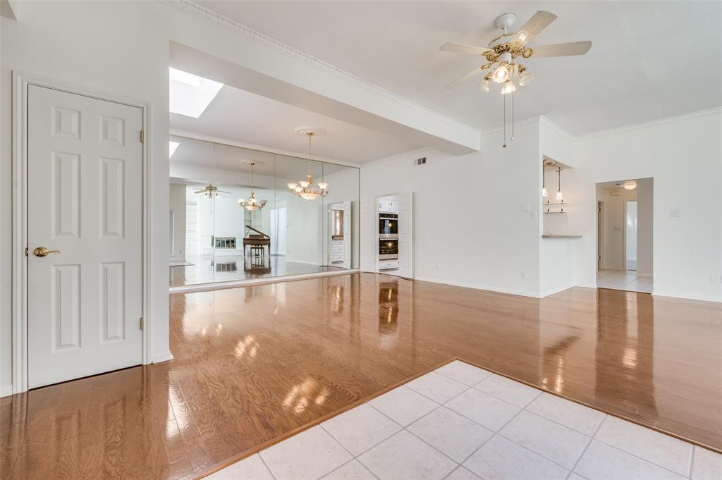 Trafalgar Square Ph 04 - Residential