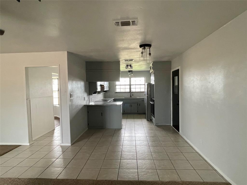 JAMES R CAMPBELL - Residential Lease