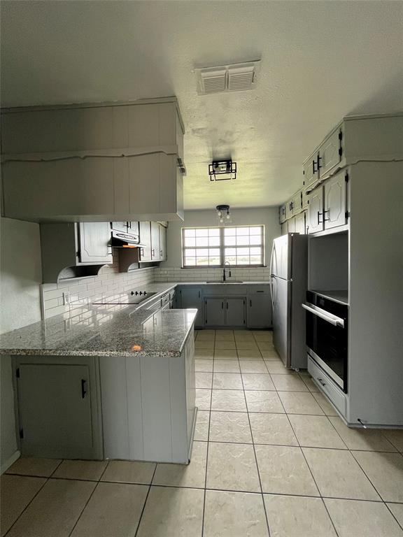 JAMES R CAMPBELL - Residential Lease