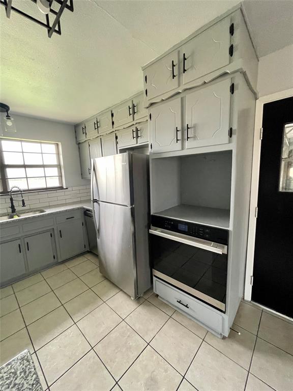 JAMES R CAMPBELL - Residential Lease