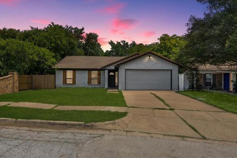1527 Twin Post Drive Arlington TX 76014