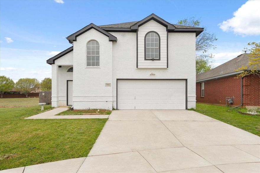 Beautifully updated 4 bd 3 bath home located within the Keller ISD. Updated kitchen with granite countertops new appliances. Updated family room with fireplace, large backyard, on a cul-de-sac. Freshly painted interior and exterior. Small park right next to it perfect for children and entertaining family.