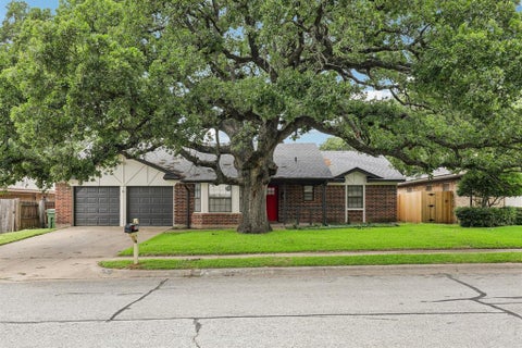 Photo of 2421 Meadow View, Bedford, TX 76021 (MLS # 21279361)