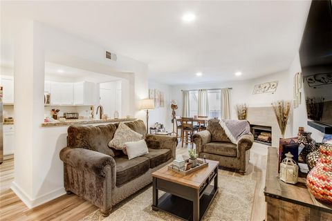Photo of 4777 Cedar Springs Road #7P, Dallas, TX 75219 (MLS # 21260645)