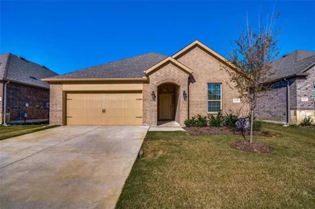Photo of 10423 Fountain Gate Street, Aubrey, TX 76227 (MLS # 21268493)