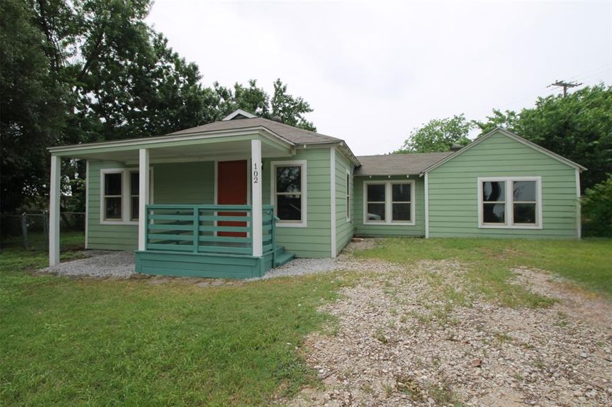 This charming home in desirable Benbrook Estates features classic mid-century appeal with a large yard for gardening, play and entertaining! Nestled in a family-friendly neighborhood with easy access to shopping, dining and Benbrook Elementary School, this home also provides easy access to I-20 and 377. Featuring 3 beds and 1 bath across 892 sq. ft of comfortable living space, this home presents an excellent opportunity for first-time buyers, downsizers, or investors. Don’t miss this affordable, move-in-ready home. Schedule a showing today!