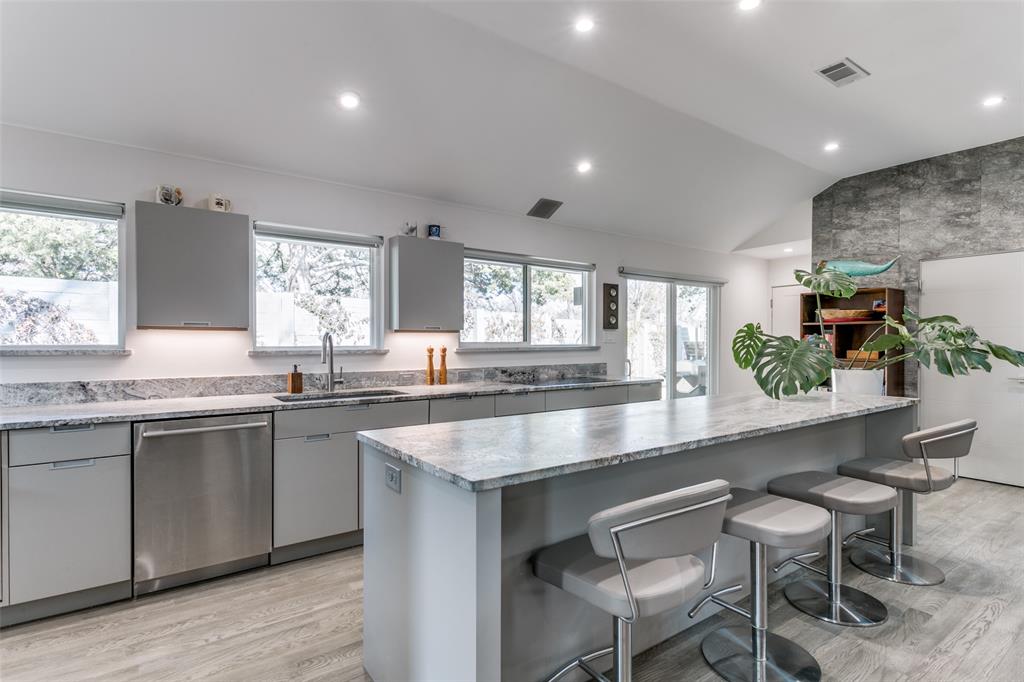 752 Cardinal Lane