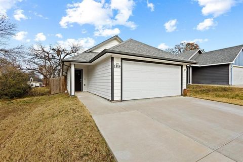 Photo of 1319 W Gandy Street, Denison, TX 75020 (MLS # 21195347)