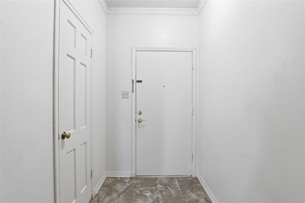 Fountain Royale Orleans W - Residential