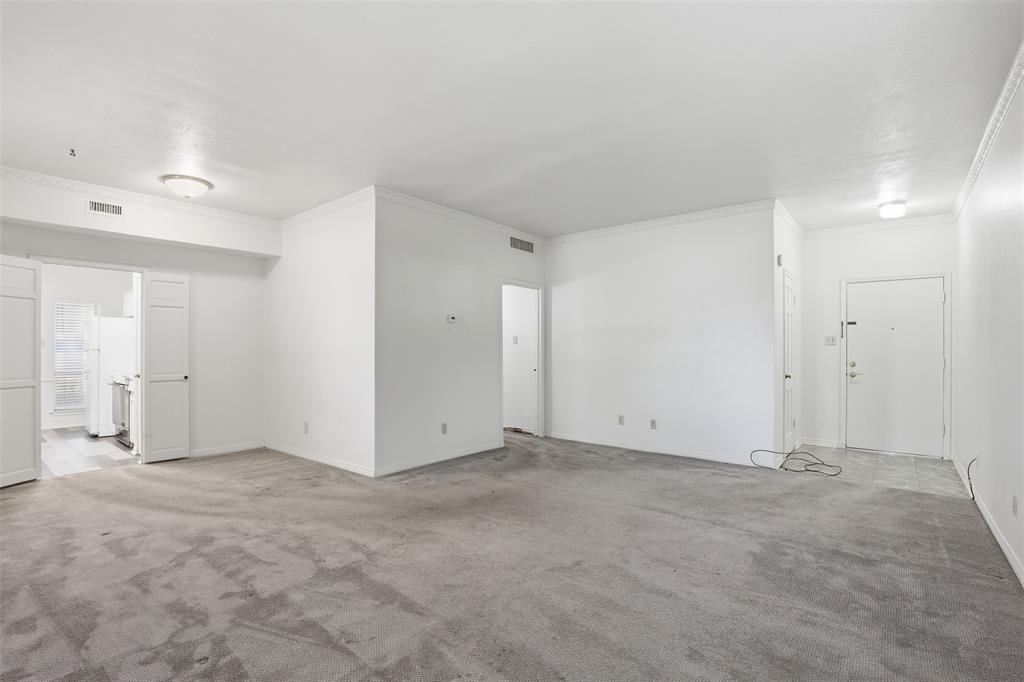 Fountain Royale Orleans W - Residential