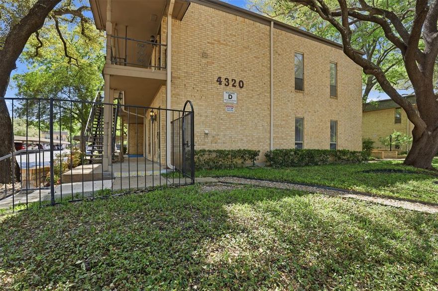 Located in the highly sought-after Tanglewood area of Fort Worth, this ground-floor 1-bedroom, 1-bath condo in the Royale Orleans community presents an excellent opportunity for customization and value. Ideally positioned across from Overton Park and Tanglewood Elementary School, and just minutes from Texas Christian University, The Shops at Clearfork, Downtown Fort Worth, the location is truly unbeatable.

This unit is ready for a complete update, offering a blank canvas for buyers to renovate and design to their personal style. Featuring a functional layout with a large living and dining area, galley kitchen with washer & dryer hookups and two separate entrances, this private setting is ideally located within the complex. 

HOA dues include full use of facilities, electricity, water, and trash, providing added value and ease of ownership. Whether you're an investor or a buyer looking to create a personalized space, this condo offers strong potential in a prime location. The unit is vacant and easy to show—schedule your private tour today.