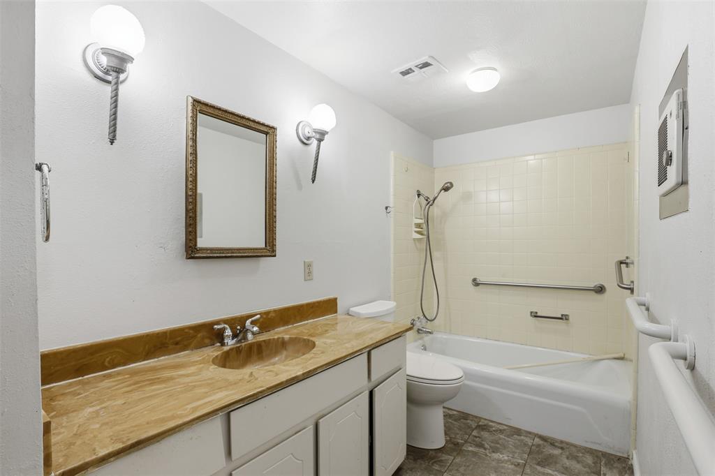 Fountain Royale Orleans W - Residential