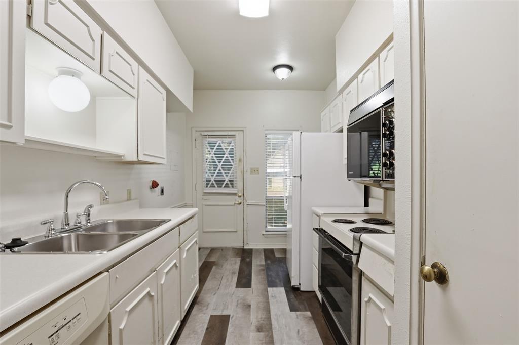 Fountain Royale Orleans W - Residential