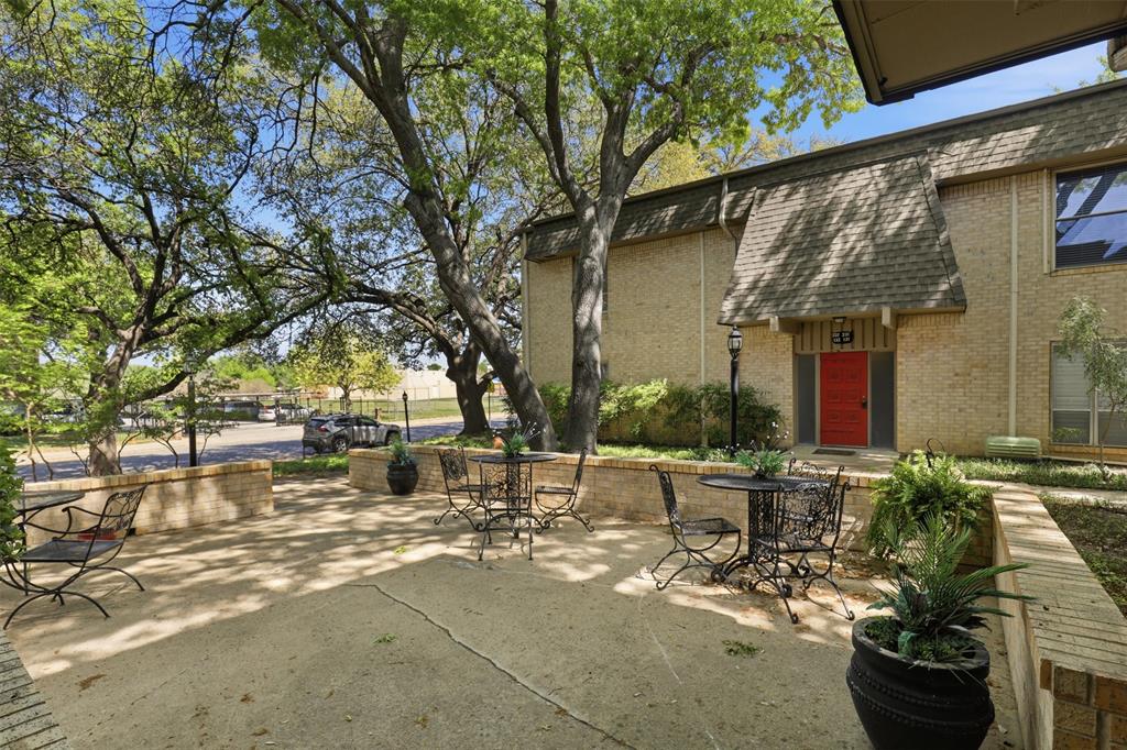 Fountain Royale Orleans W - Residential