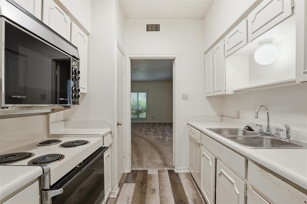 Fountain Royale Orleans W - Residential