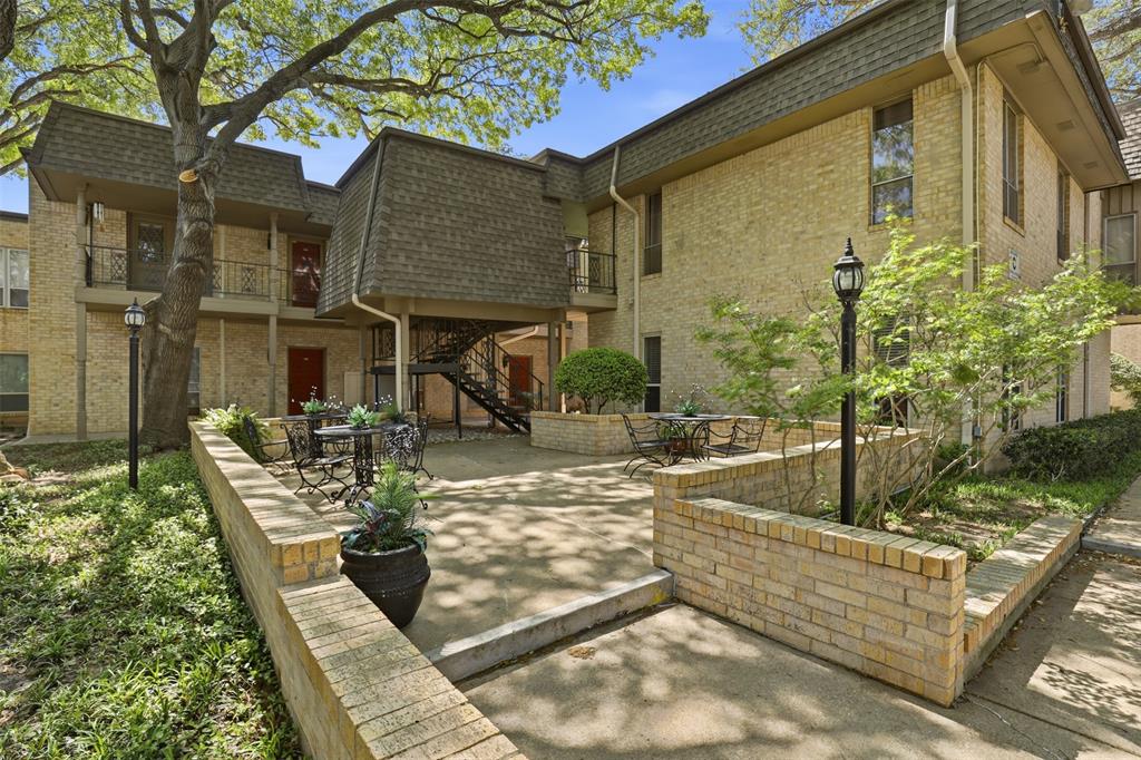 Fountain Royale Orleans W - Residential