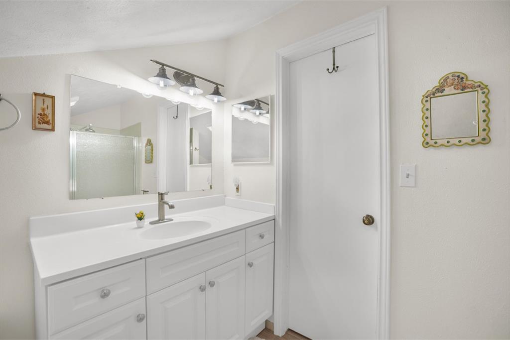 Prestonwood Hillcrest Twnhs - Residential