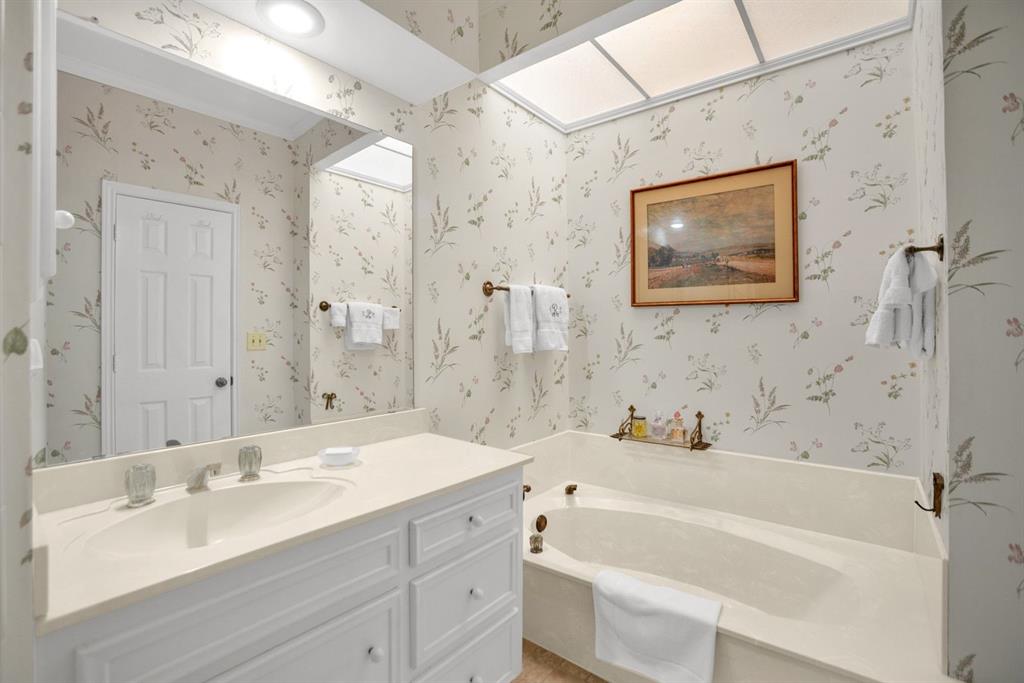 Prestonwood Hillcrest Twnhs - Residential