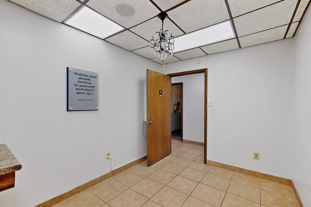 Pecan Oaks Sc Beltline-Guthrie - Commercial Lease