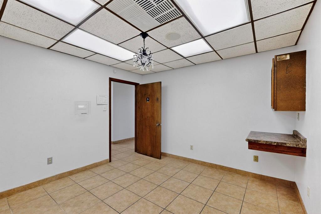 Pecan Oaks Sc Beltline-Guthrie - Commercial Lease