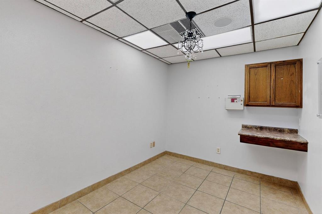 Pecan Oaks Sc Beltline-Guthrie - Commercial Lease