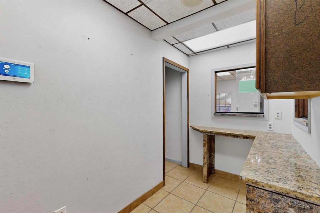 Pecan Oaks Sc Beltline-Guthrie - Commercial Lease