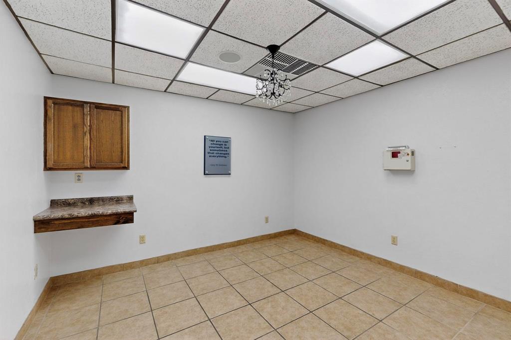 Pecan Oaks Sc Beltline-Guthrie - Commercial Lease