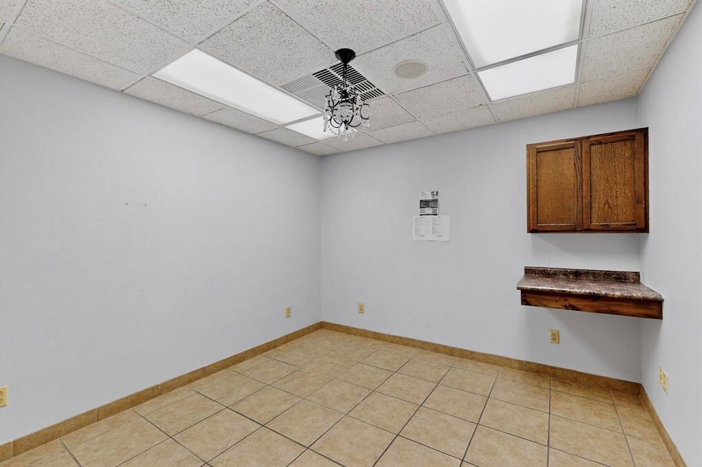 Pecan Oaks Sc Beltline-Guthrie - Commercial Lease