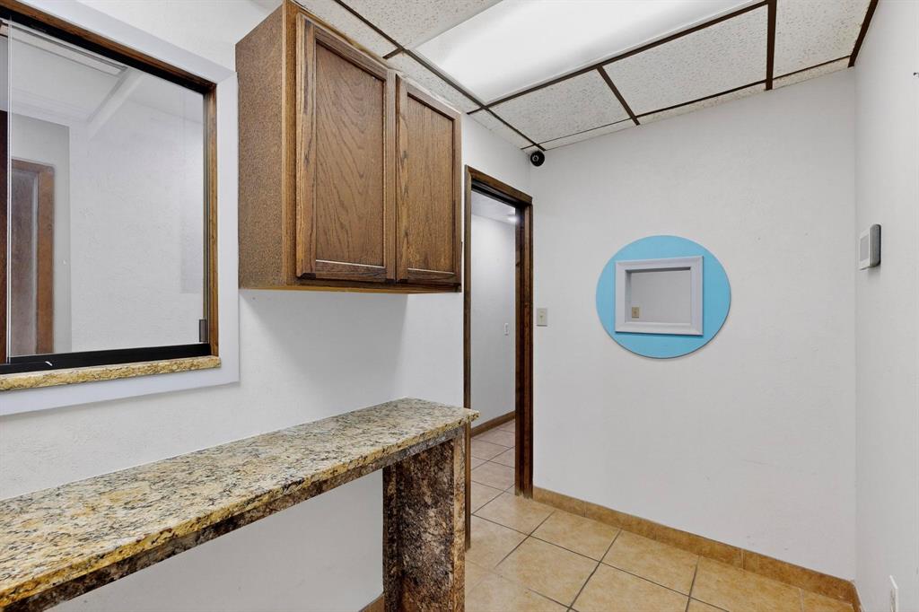 Pecan Oaks Sc Beltline-Guthrie - Commercial Lease