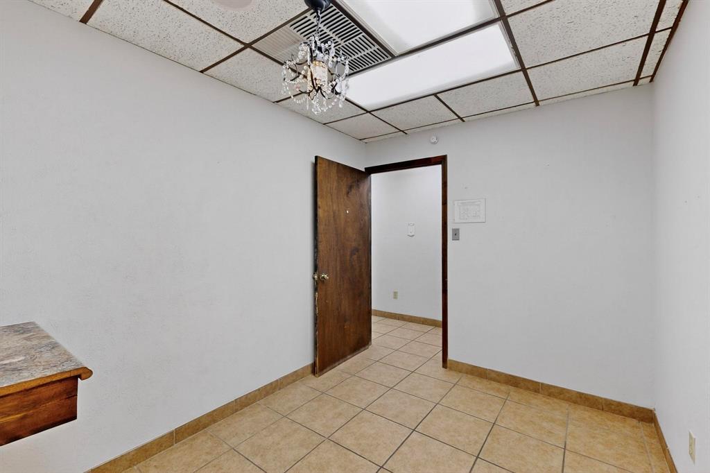 Pecan Oaks Sc Beltline-Guthrie - Commercial Lease