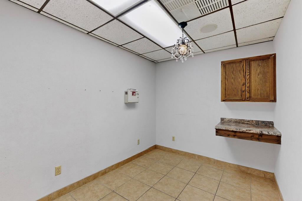 Pecan Oaks Sc Beltline-Guthrie - Commercial Lease