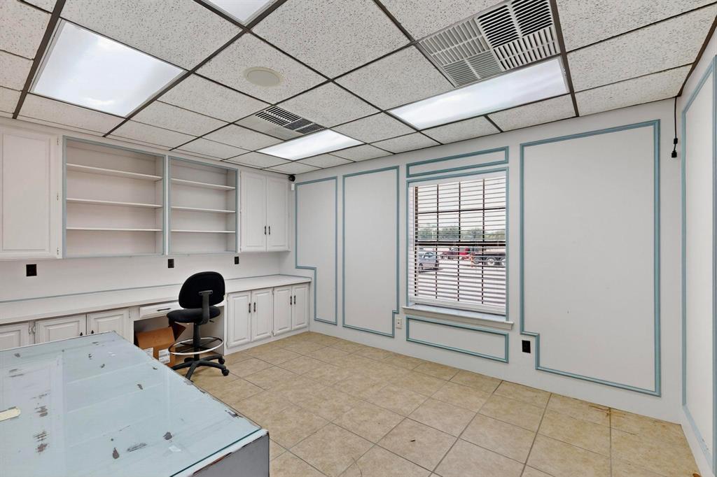 Pecan Oaks Sc Beltline-Guthrie - Commercial Lease