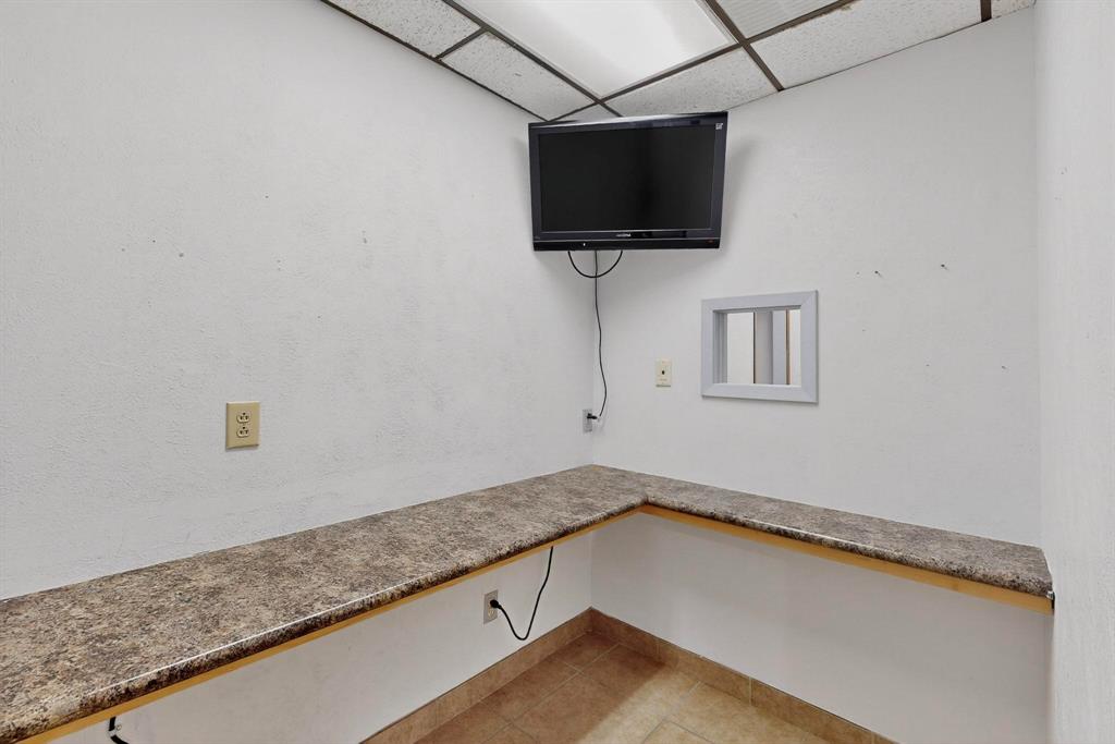 Pecan Oaks Sc Beltline-Guthrie - Commercial Lease