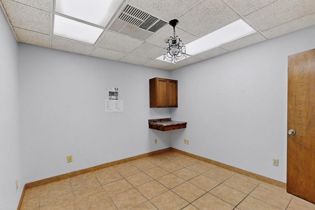 Pecan Oaks Sc Beltline-Guthrie - Commercial Lease