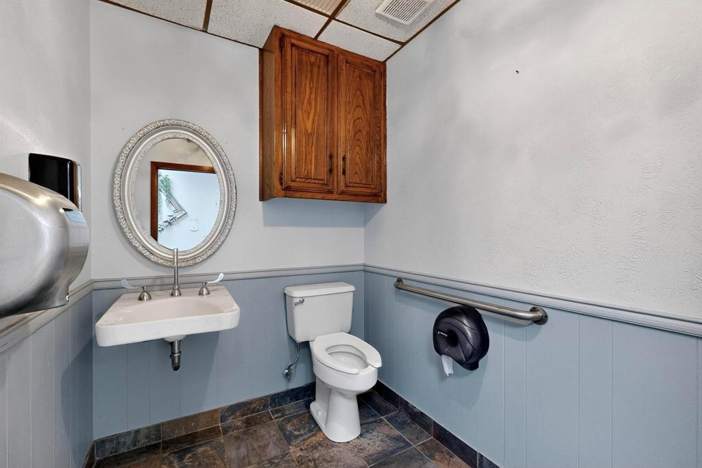 Pecan Oaks Sc Beltline-Guthrie - Commercial Lease