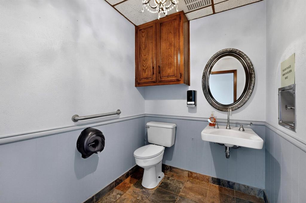 Pecan Oaks Sc Beltline-Guthrie - Commercial Lease