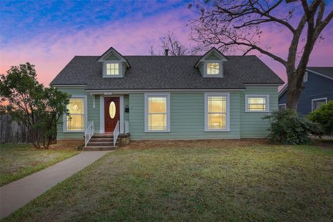 Photo of 2600 Maple Avenue, Waco, TX 76707 (MLS # 21195001)