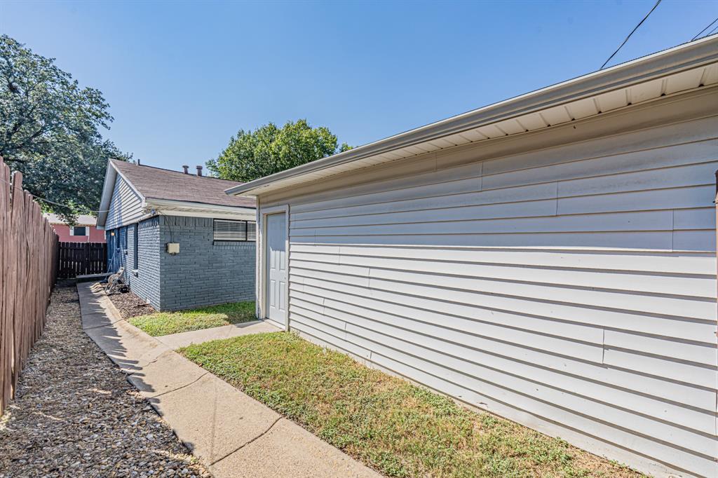 Lochwood Instl Add 03 - Residential Income