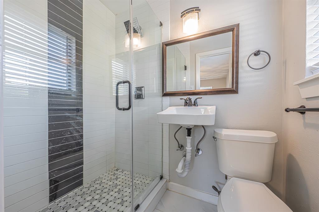 Lochwood Instl Add 03 - Residential Income