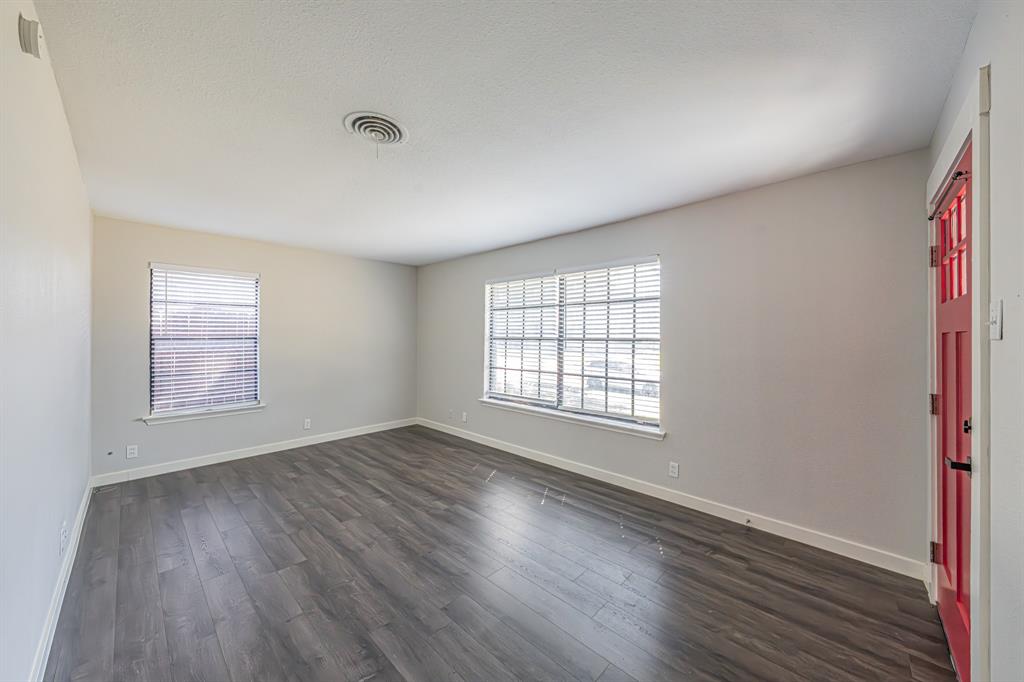 Lochwood Instl Add 03 - Residential Income