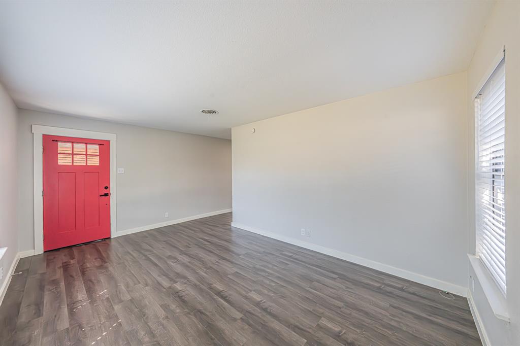 Lochwood Instl Add 03 - Residential Income