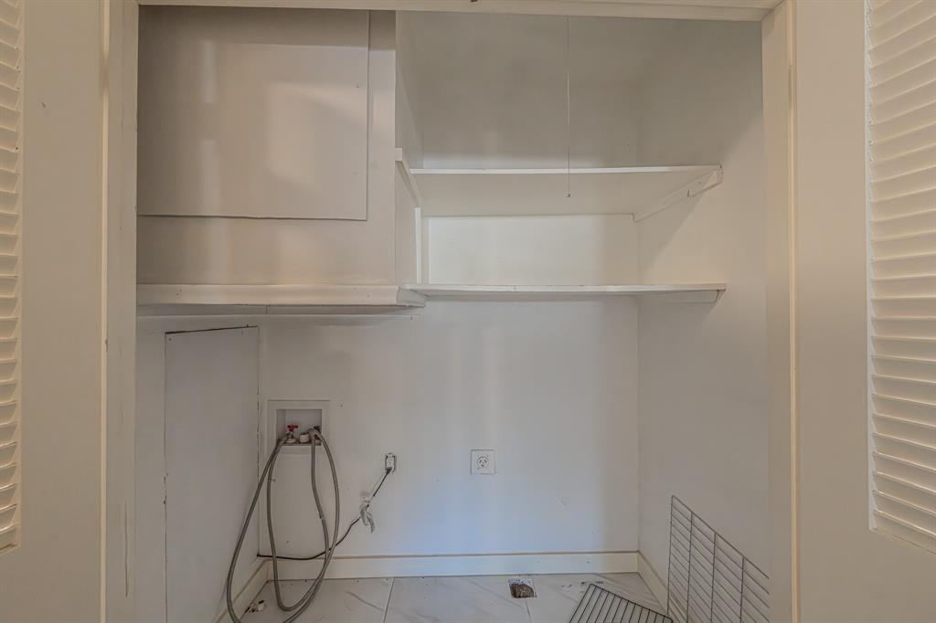 Lochwood Instl Add 03 - Residential Income