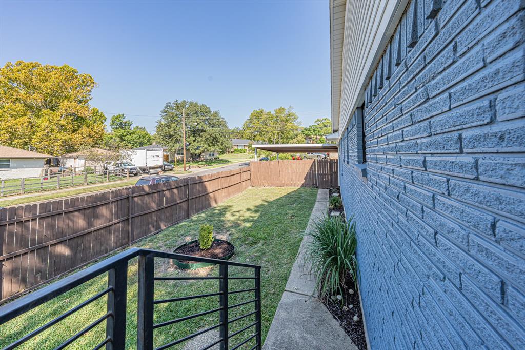 Lochwood Instl Add 03 - Residential Income