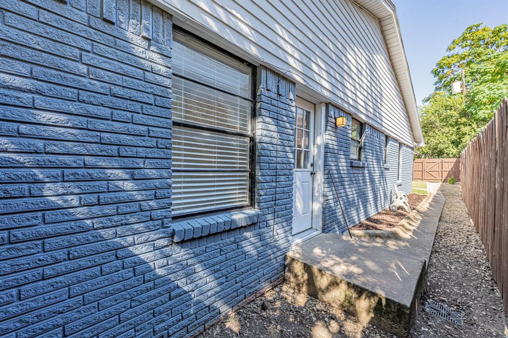 Lochwood Instl Add 03 - Residential Income