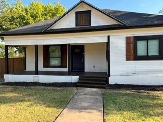 Photo of 115 W Spruce Corner W, Whitewright, TX 75491 (MLS # 21372832)