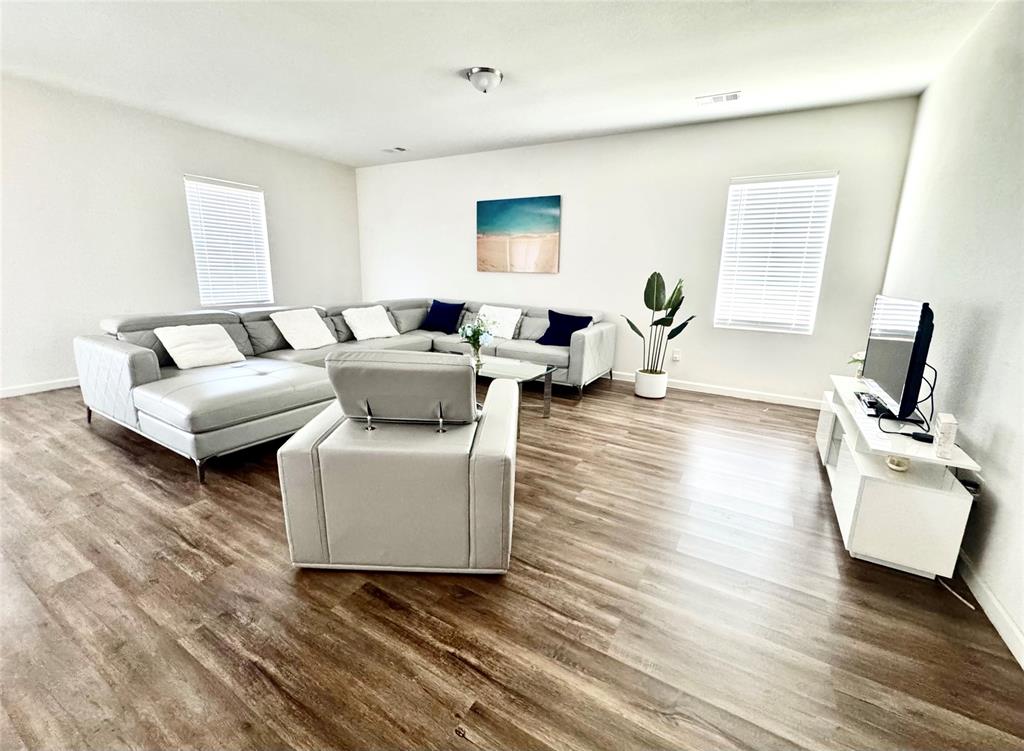 5300 Shady Springs Trail