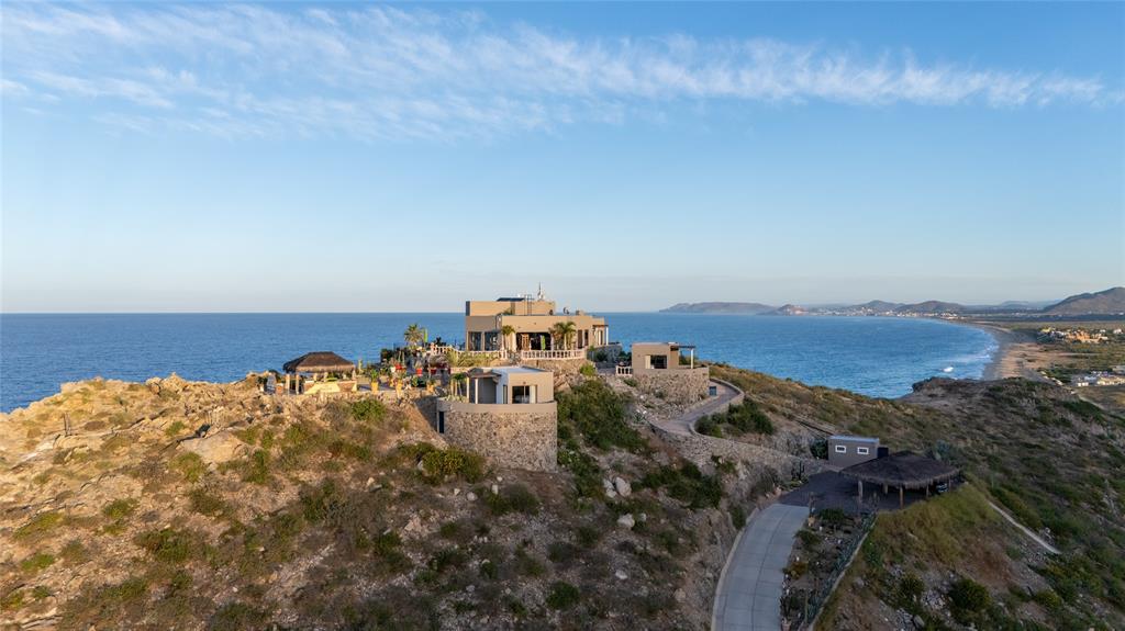 Pescadero Cerritos - Residential