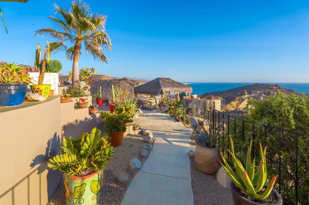 Pescadero Cerritos - Residential